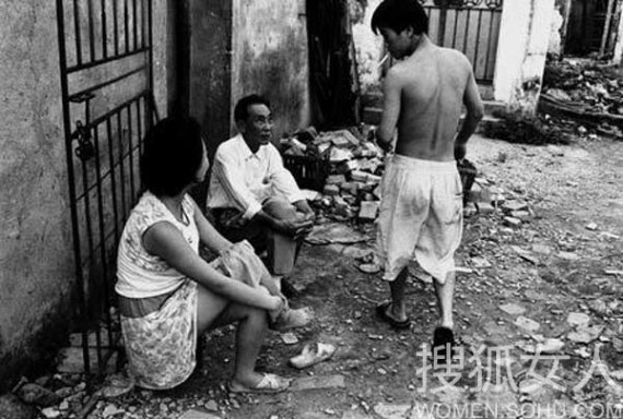 摄影师记录卖淫女的灰白人生 :穿裤子的力都没有了(组图)