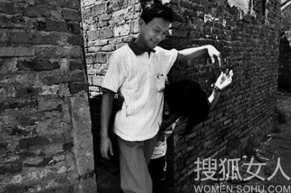 摄影师记录卖淫女的灰白人生 :穿裤子的力都没有了(组图)