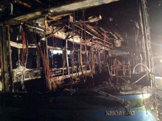 厦门公交车起火致47死 初步认定为严重刑事案件(组图)