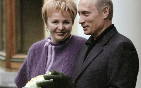 普京宣布和平离婚 俄媒回顾两人30年婚姻风雨历程(组图)