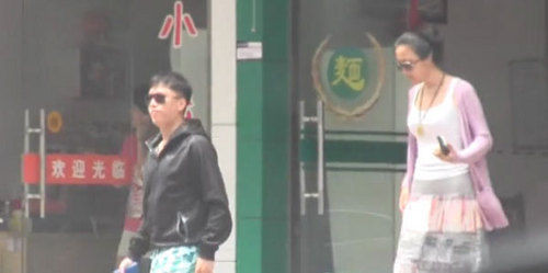 孙红雷与女友低调现身小面馆 知情人曝两人早已结婚(组图)