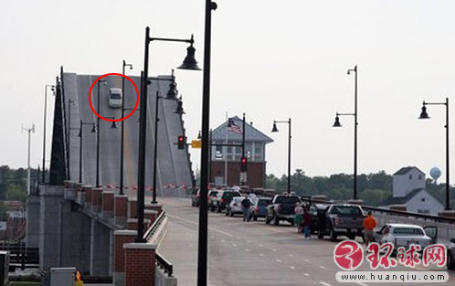 全球女司机的彪悍行为：倒车冲刺当场被吓晕(高清组图)
