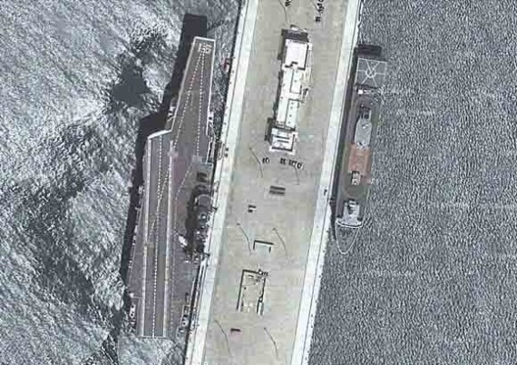 谷歌卫星曝光辽宁舰军港 中国少将做出回应(组图)