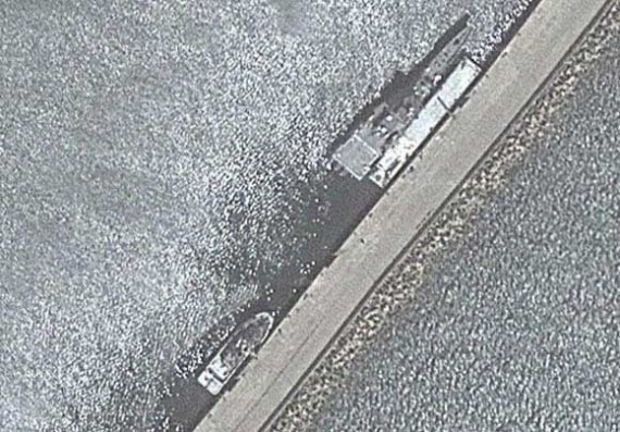 谷歌卫星曝光辽宁舰军港 中国少将做出回应(组图)
