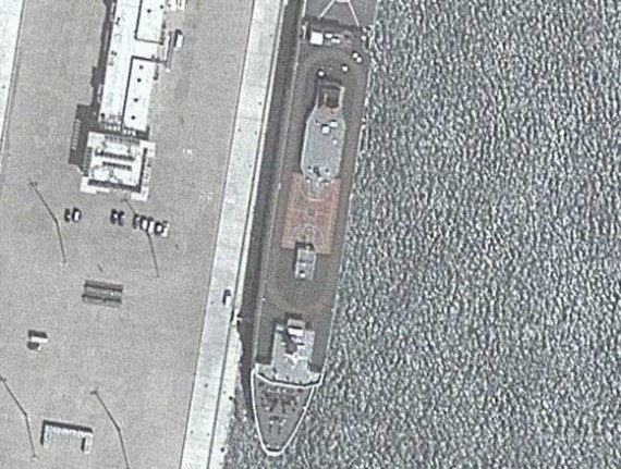 谷歌卫星曝光辽宁舰军港 中国少将做出回应(组图)