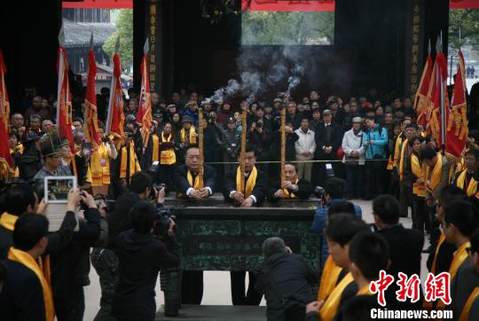 岳飞诞辰910周年祭奠 17位韩国后裔首次跨海参会(多图)