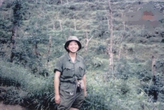 对越自卫反击战随军女记者梁子的传奇人生(高清组图)