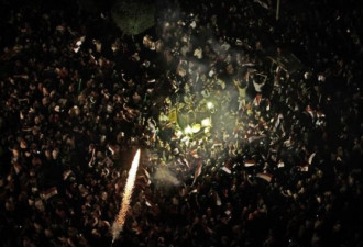 埃及防长：总统下台 民众街头放烟花