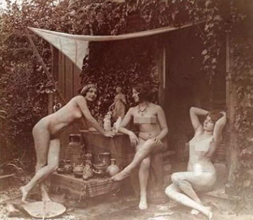 裸体艺术发展史：揭秘百年前裸模们真实工作状态(组图)