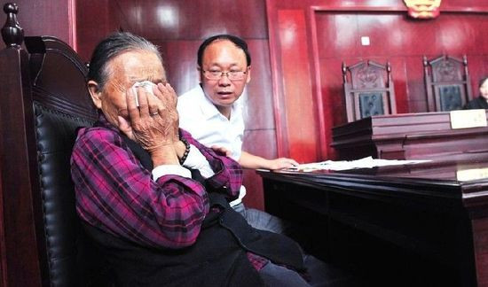 常回家看看首案开审 老母亲哭喊&ldquo;你忘了娘&rdquo;(高清组图)