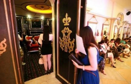 直击妙龄美女排队参加富豪北京相亲海选现场(多图)
