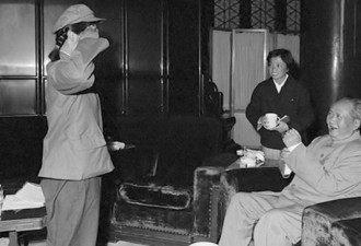 林立衡旧照 66年天安门向毛泽东敬礼