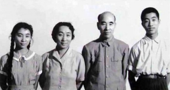 林立衡旧照：1966年上天安门向毛泽东敬礼(高清组图)