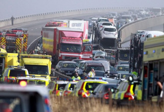 英国特大交通事故：100多辆汽车连环相撞