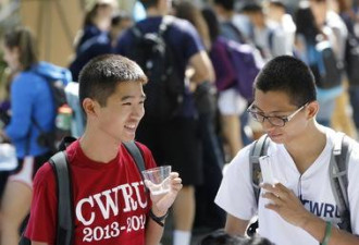 赴美留学中国学生心生失望 抱怨中国人太多