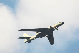 中国轰炸机飞经冲绳海域 日战机升空