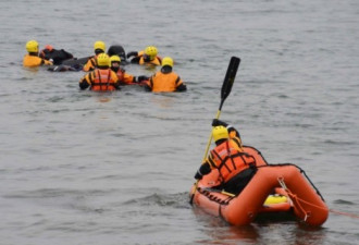 安大略湖中惊现沉车 车内男子死亡 事故原因不明