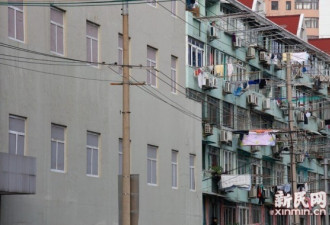 上海出现“盒子屋” 楼面全是假窗户