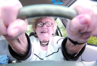 逾350万司机年过65岁 收紧驾照法例？