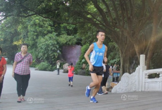 为快乐而奔跑 实拍：中国跑族的一天