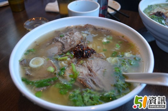 大槐树兰州拉面 半个小时等位是常事 无忧资讯