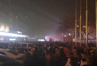 雾霾的平安夜 北京网友实拍灰色圣诞
