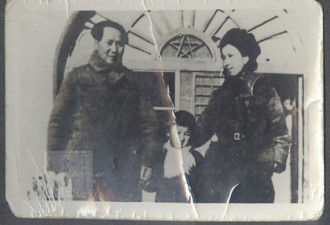 怀旧老照片：毛泽东、江青温馨家庭照
