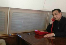解密：中共领导人桌上摆着的红色电话