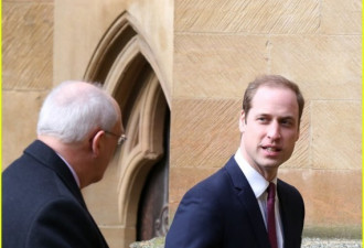 西装笔挺：英国威廉王子入读剑桥大学
