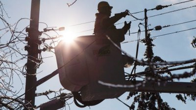 多市供電局表示，冰暴過後的電力設施損失總經費達1290萬元，但電力管線地下化並不切實際。（CTV） 