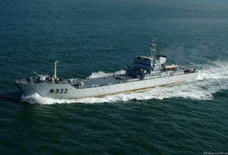 中国军舰“停不下来”抵近舰仅500米