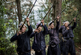 公安部特批 实拍中国最后的枪手部落