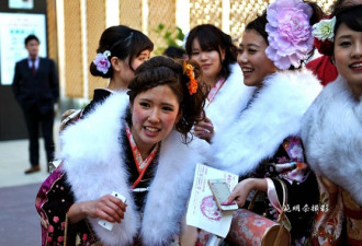 实拍日本“成人节”青春盛宴 花团锦簇