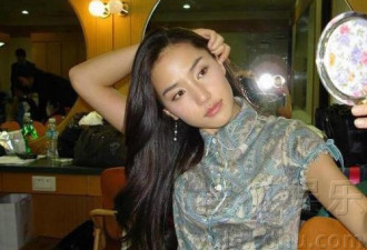 北语女外教酷似金泰熙 业余时间做模特