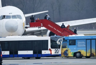 瑞士空军为何未护航被劫客机：下班了