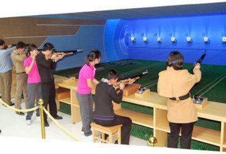 朝鲜射击场曝光 美女教练手把手教学
