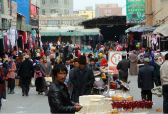 新疆恐怖分子炸警察：8人击毙1人被抓