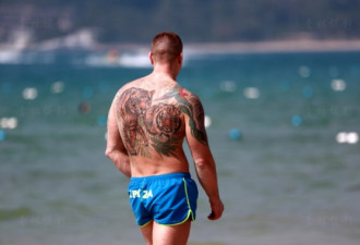 实拍：泰国普吉岛海滩 各种超酷纹身