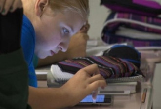 学校手机泛滥 加国少年沉迷手机社交