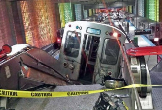 芝加哥火车脱轨冲上电动扶梯 32人伤