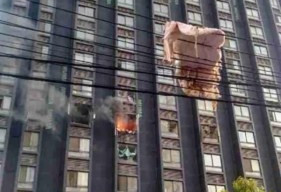 南京一公寓爆炸 一人被气浪冲出窗外