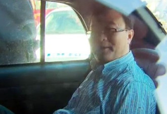 中国人李创被解雇刀捅上司同事 含笑被捕