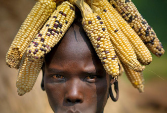 非洲唇盘族：即将消失的原始部落文化