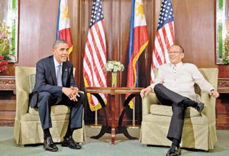 菲总统会晤奥巴马翘二郎腿 咧嘴大笑
