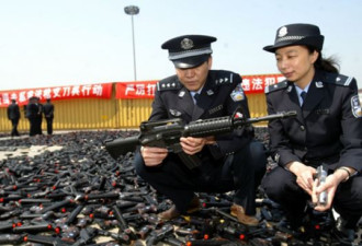 上海千多名警察持枪执勤 民众反应不一