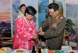 朝鲜举办五一节工人宴会 黄炳誓出席