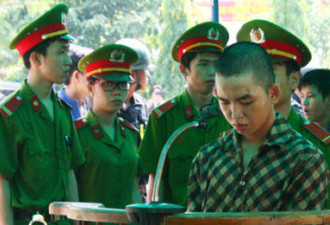 越南公审2名反华暴乱者 要求家属观看