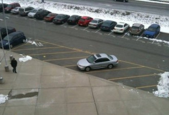 博君一笑：网贴史上最差劲的停车照片