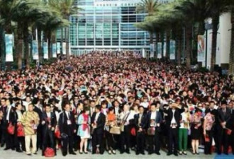 七千中国人赴美唱国歌 美国人看傻眼了