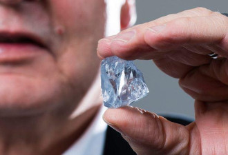南非发现122克拉蓝钻石：估价达63亿